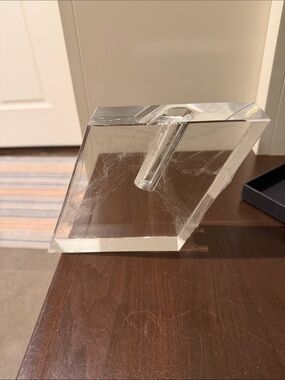 Tizo Modern acrylic vase